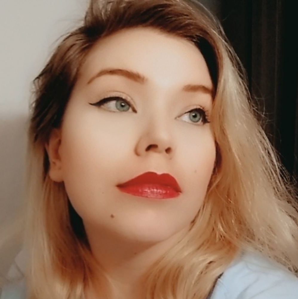 Meet your Posher, Lucretia